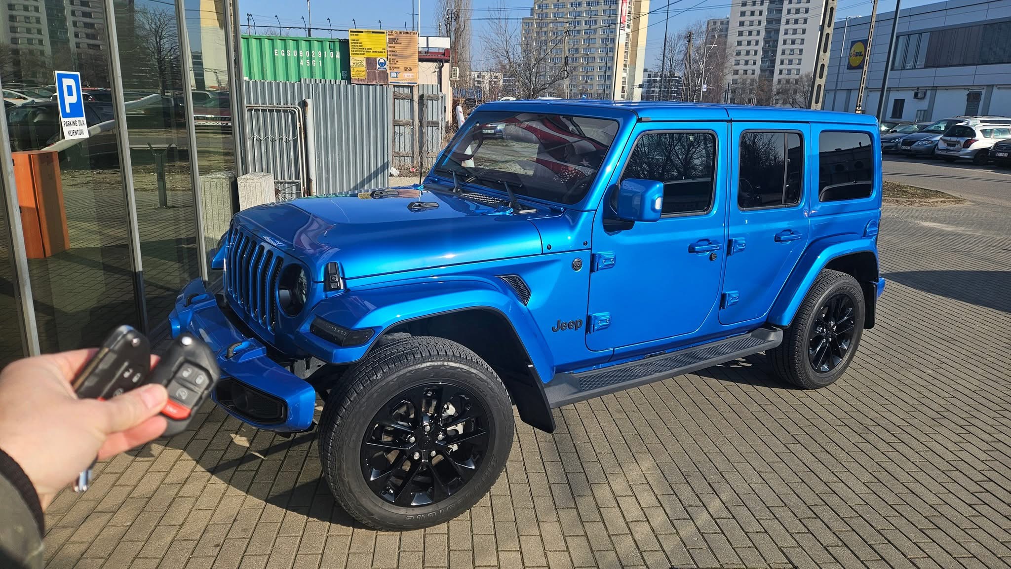 Jeep Wrangler niebieski